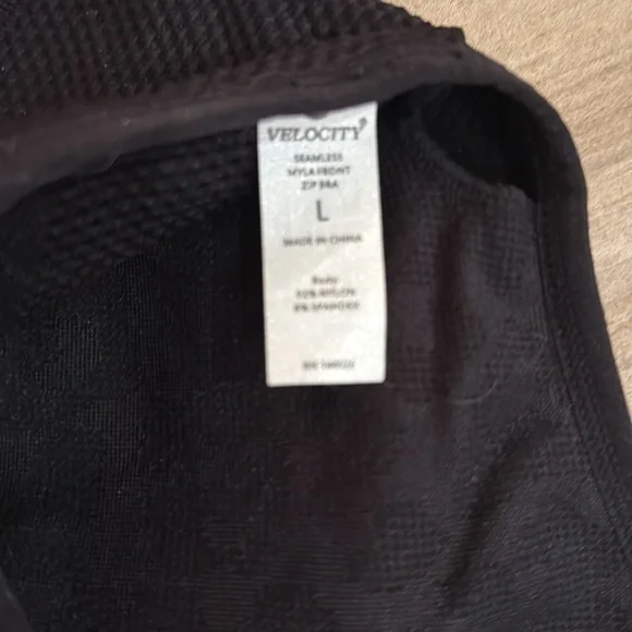 Velocity women’s Leopard print Black zip-front Sports Bra - Picture 3 of 3